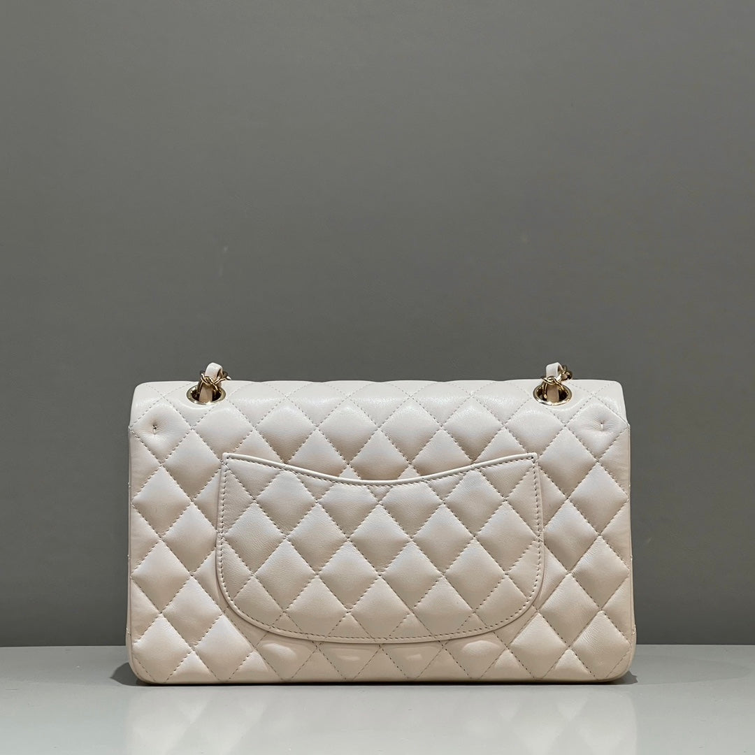 CH CLASSIC 11.12 HANDBAG 25.5 Lambskin Off-White