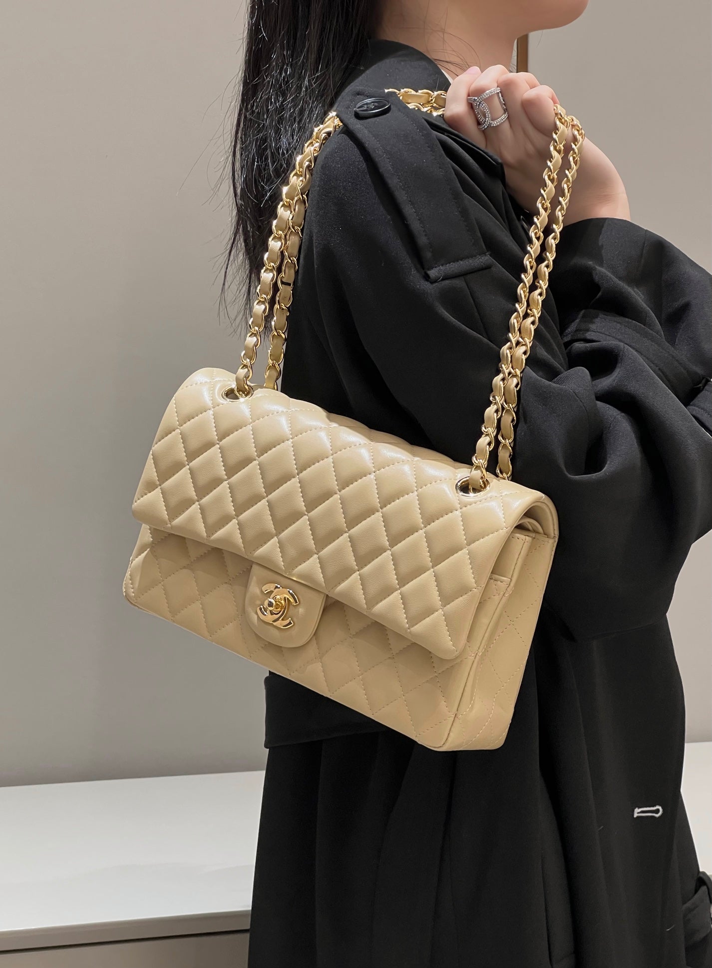 CH CLASSIC 11.12 HANDBAG 25.5 Lambskin Apricot