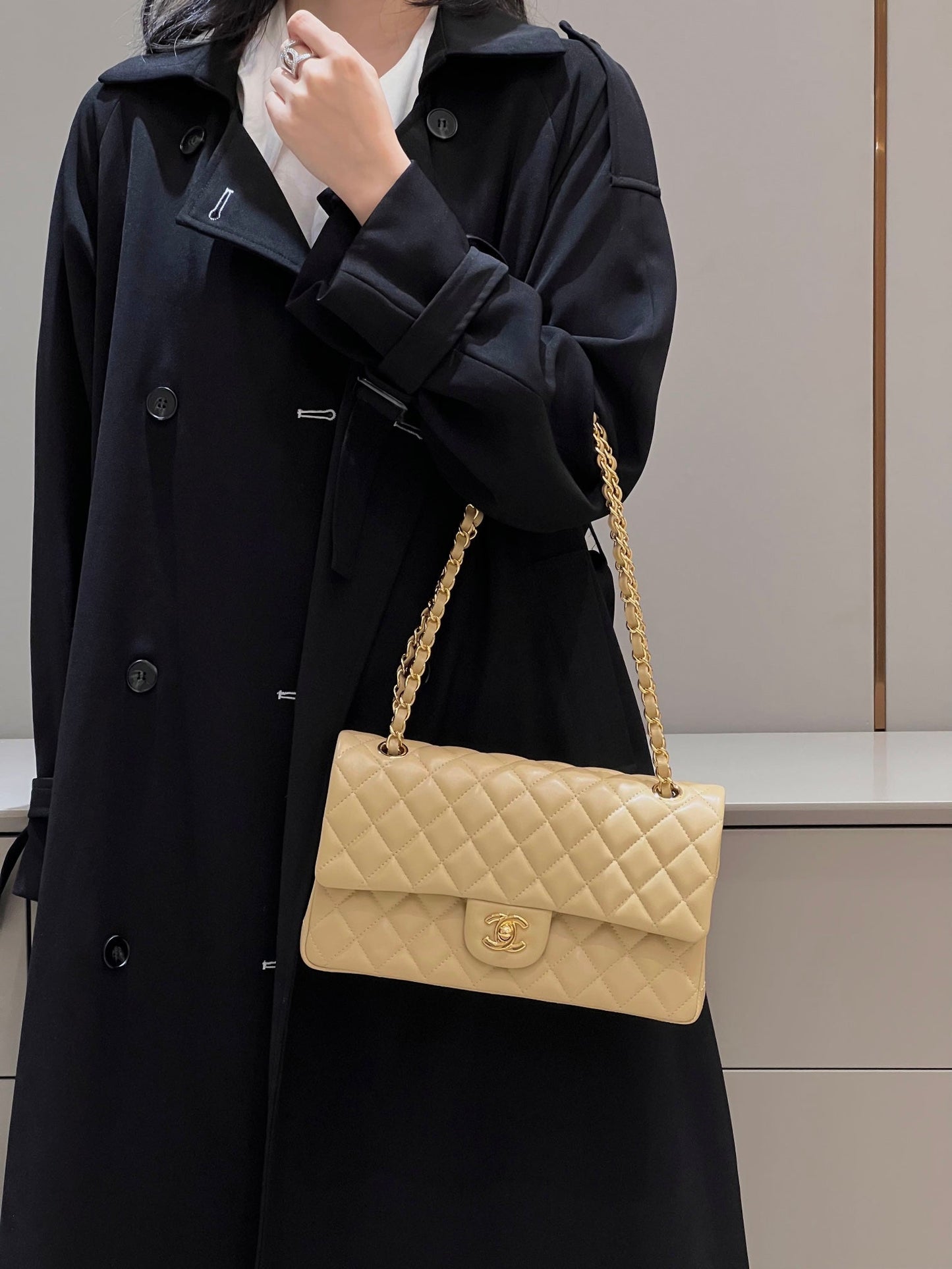 CH CLASSIC 11.12 HANDBAG 25.5 Lambskin Apricot