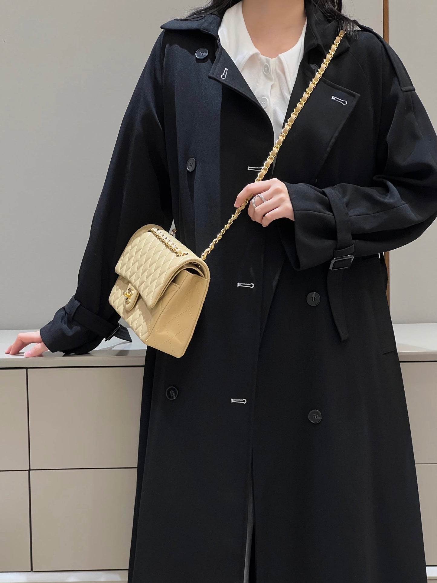 CH CLASSIC 11.12 HANDBAG 25.5 Lambskin Apricot