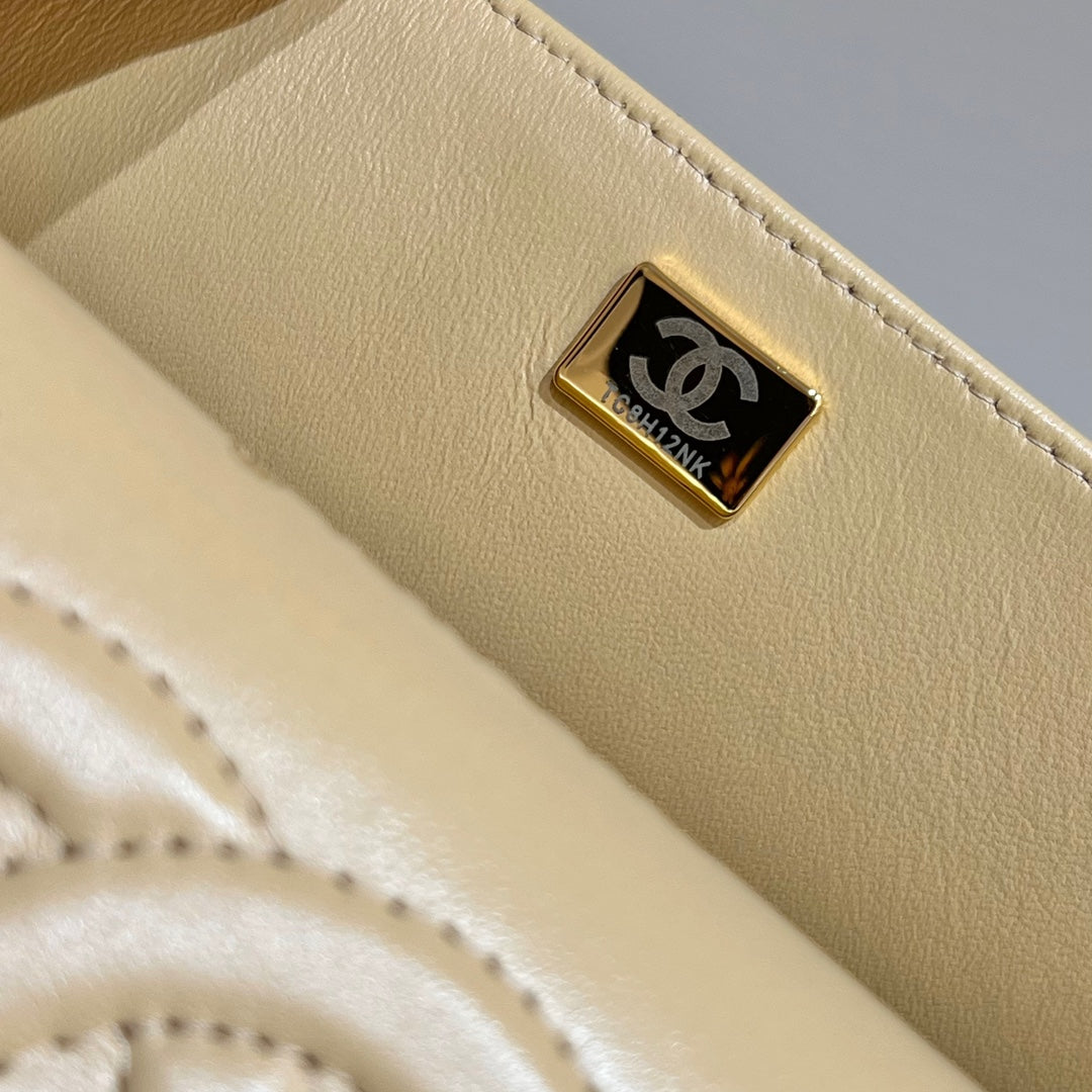 CH CLASSIC 11.12 HANDBAG 25.5 Lambskin Apricot