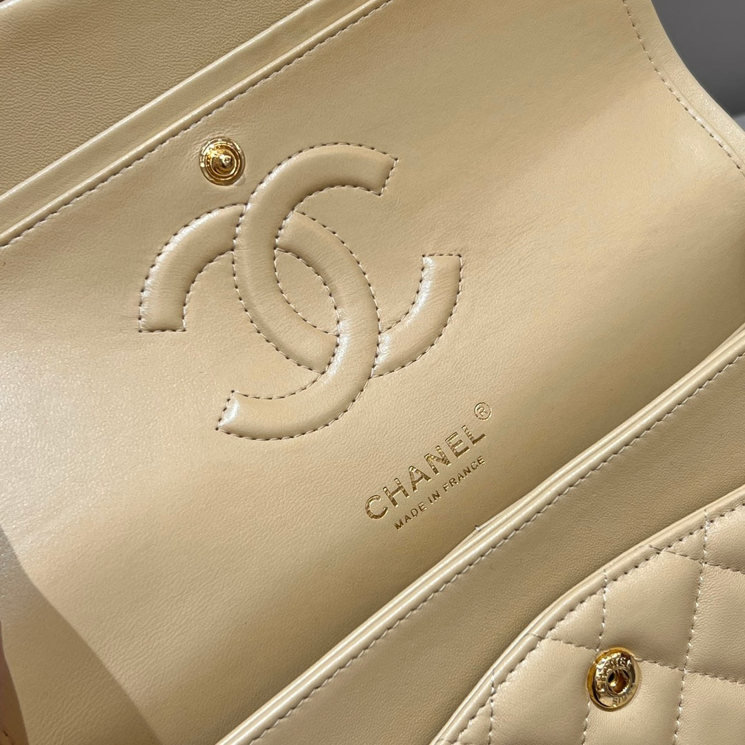 CH CLASSIC 11.12 HANDBAG 25.5 Lambskin Apricot