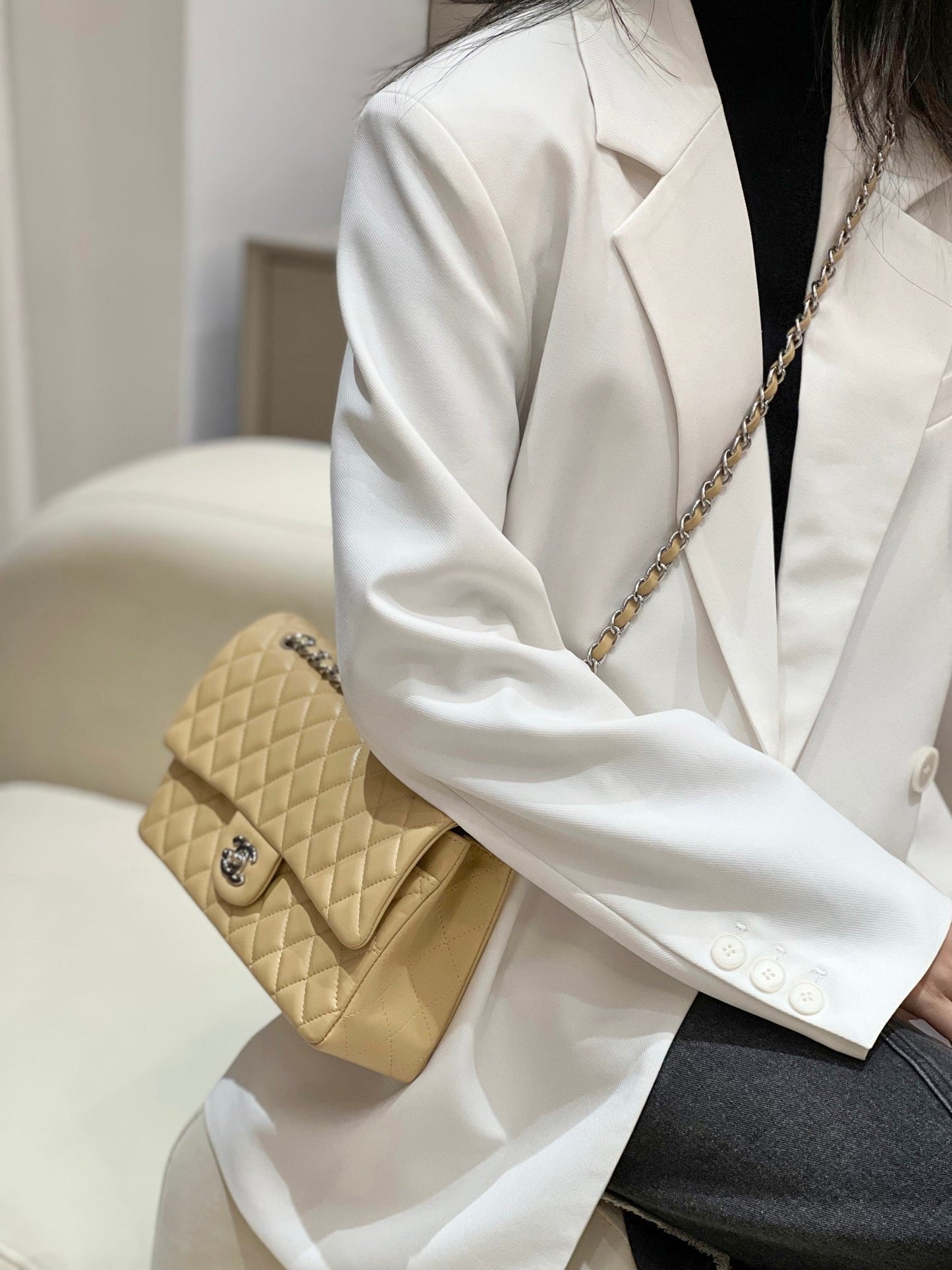 CH CLASSIC 11.12 HANDBAG 25.5 Lambskin Apricot