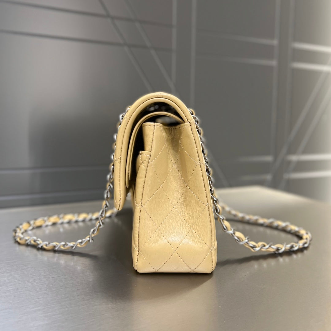 CH CLASSIC 11.12 HANDBAG 25.5 Lambskin Apricot