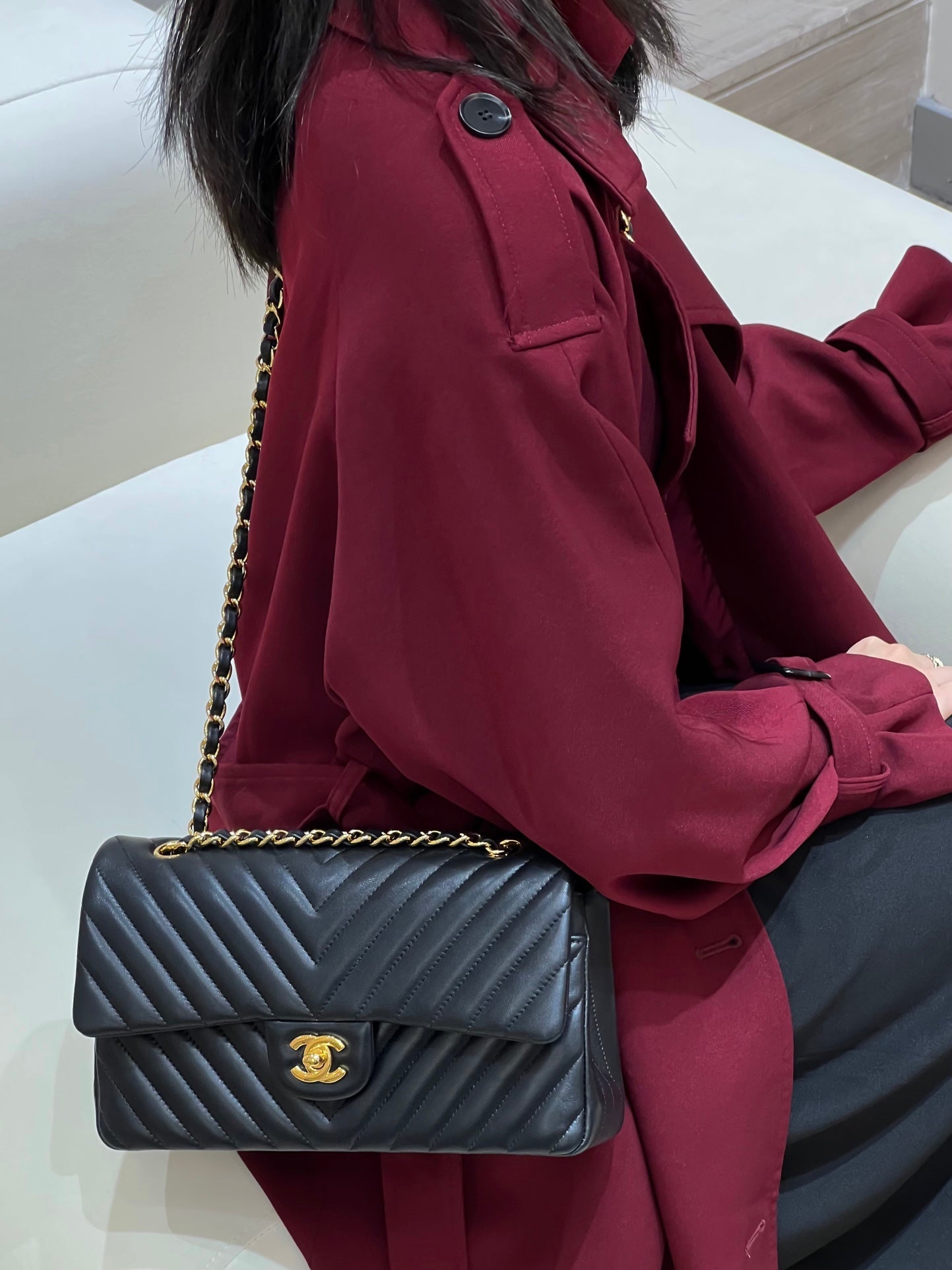 CH CLASSIC 11.12 HANDBAG 25.5 Lambskin V Pattern Black