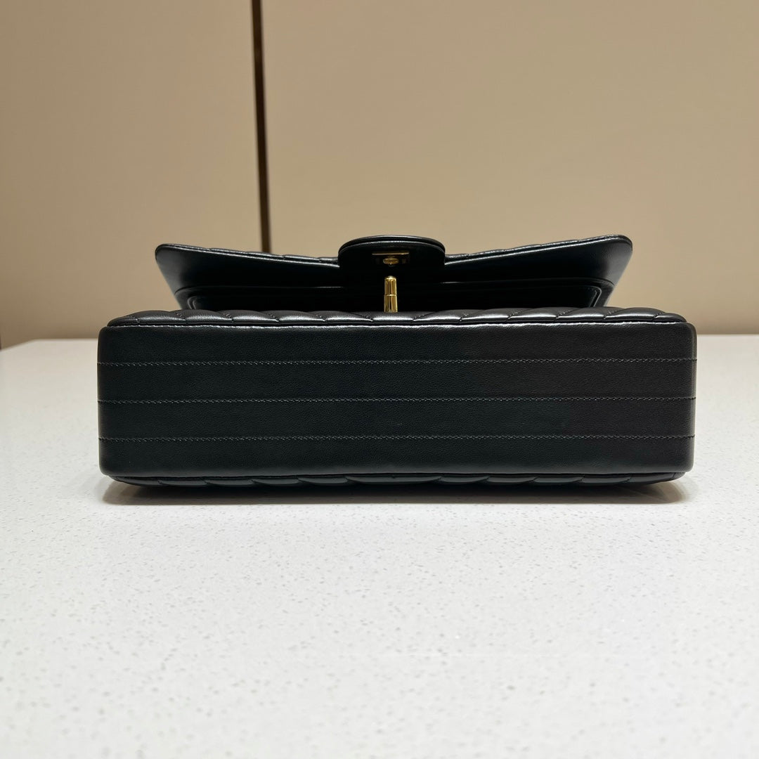 CH CLASSIC 11.12 HANDBAG 25.5 Lambskin V Pattern Black