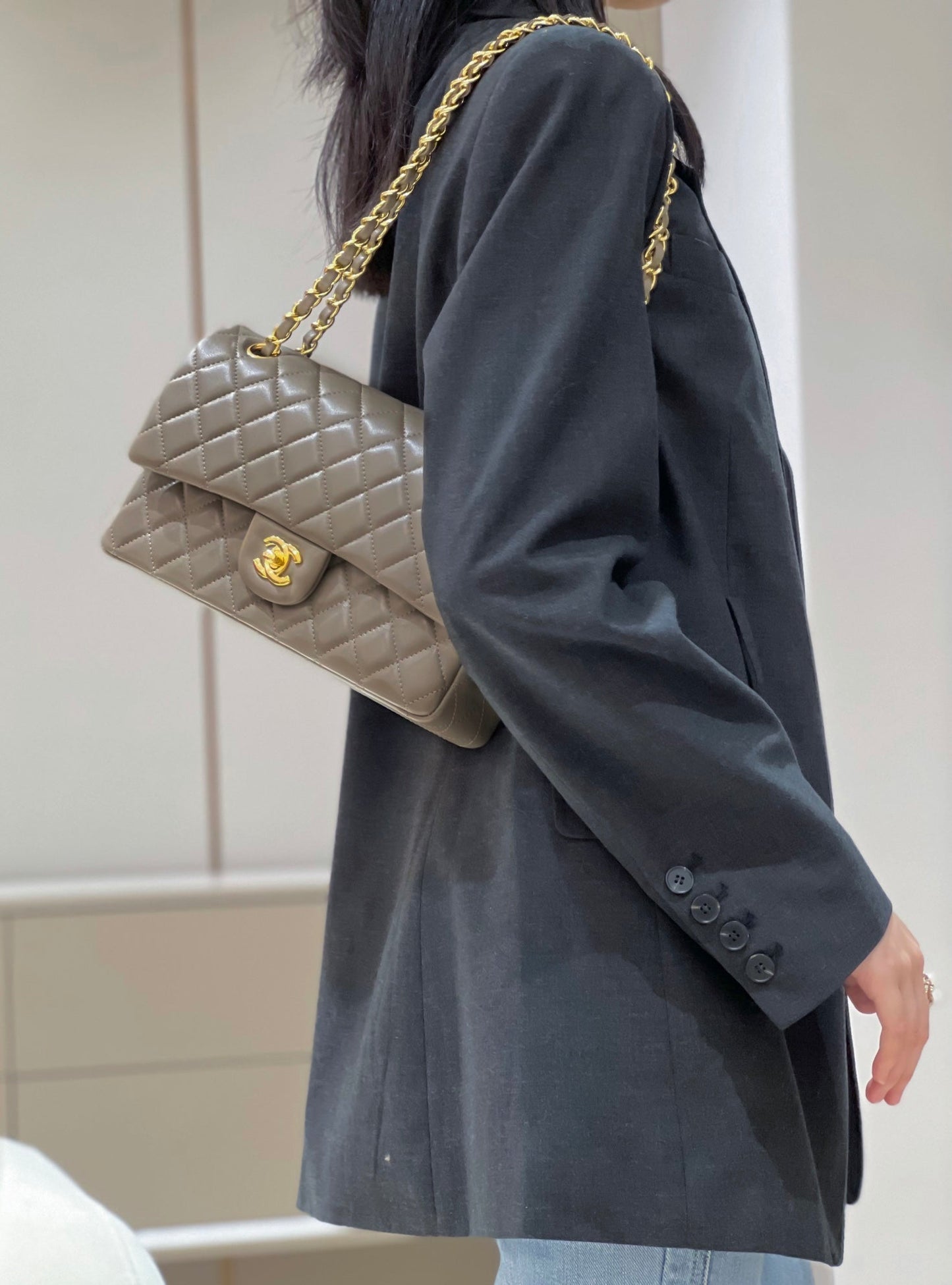 CH CLASSIC 11.12 HANDBAG 25.5 Lambskin Turtledove Gray