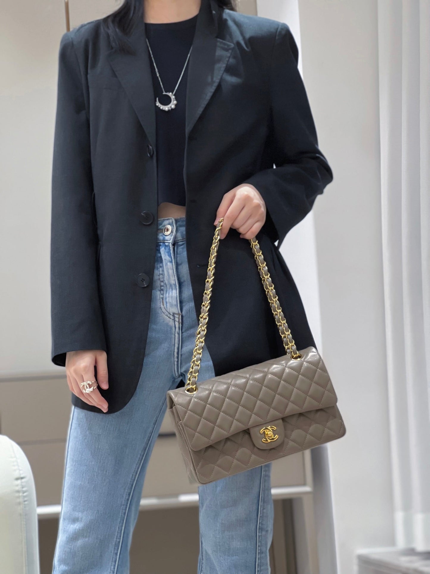 CH CLASSIC 11.12 HANDBAG 25.5 Lambskin Turtledove Gray