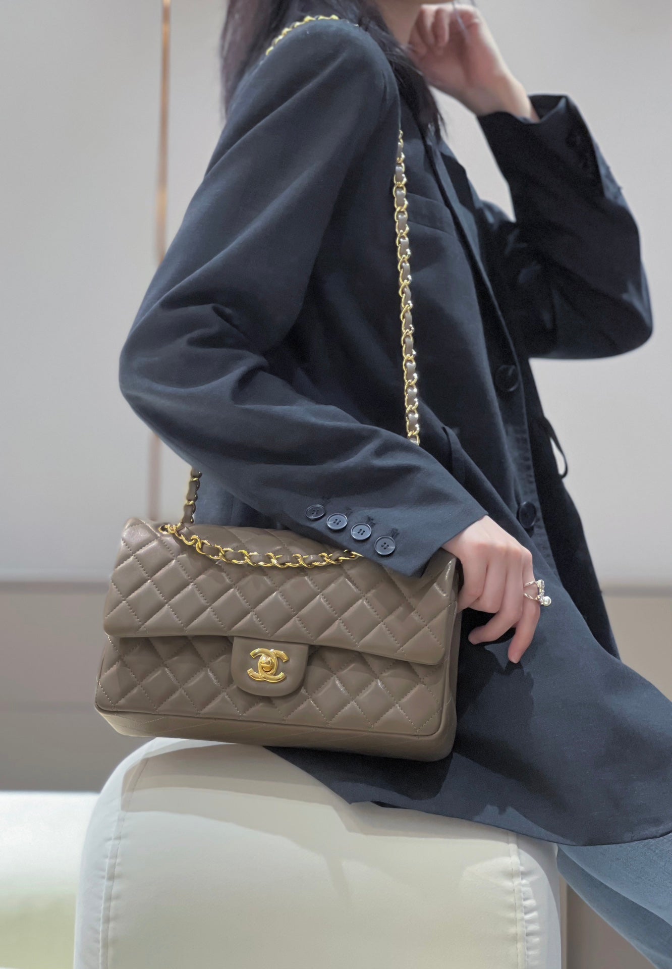 CH CLASSIC 11.12 HANDBAG 25.5 Lambskin Turtledove Gray