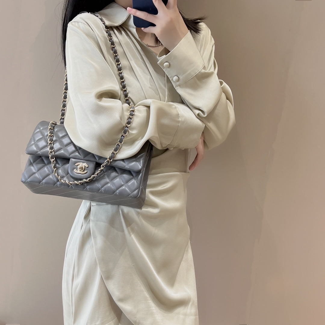 CH CLASSIC 11.12 HANDBAG 25.5 Lambskin High-grade gray