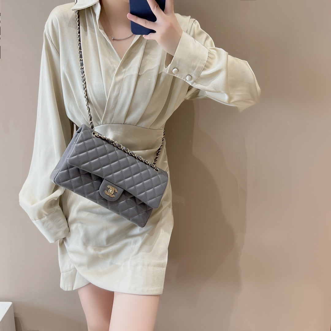 CH CLASSIC 11.12 HANDBAG 25.5 Lambskin High-grade gray