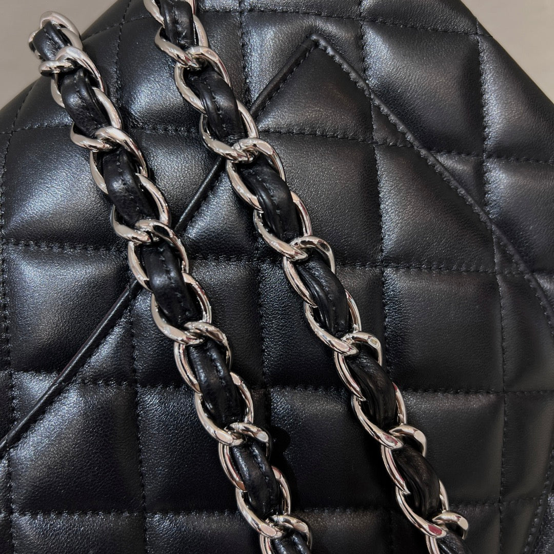 CH  MAXI CLASSIC HANDBAG 33 Lambskin Black