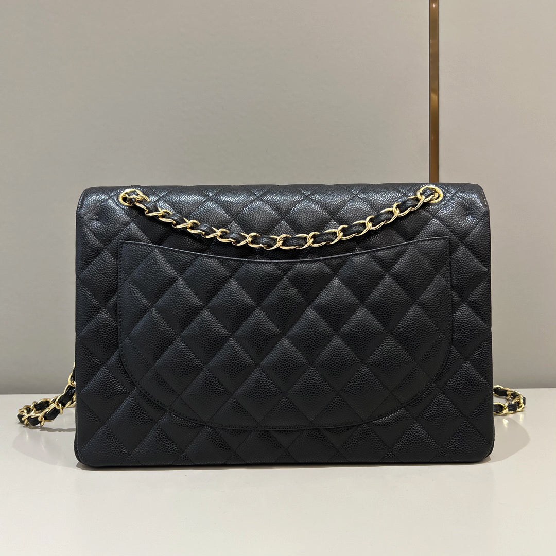 CH  MAXI CLASSIC HANDBAG 33 Grained Calfskin Black