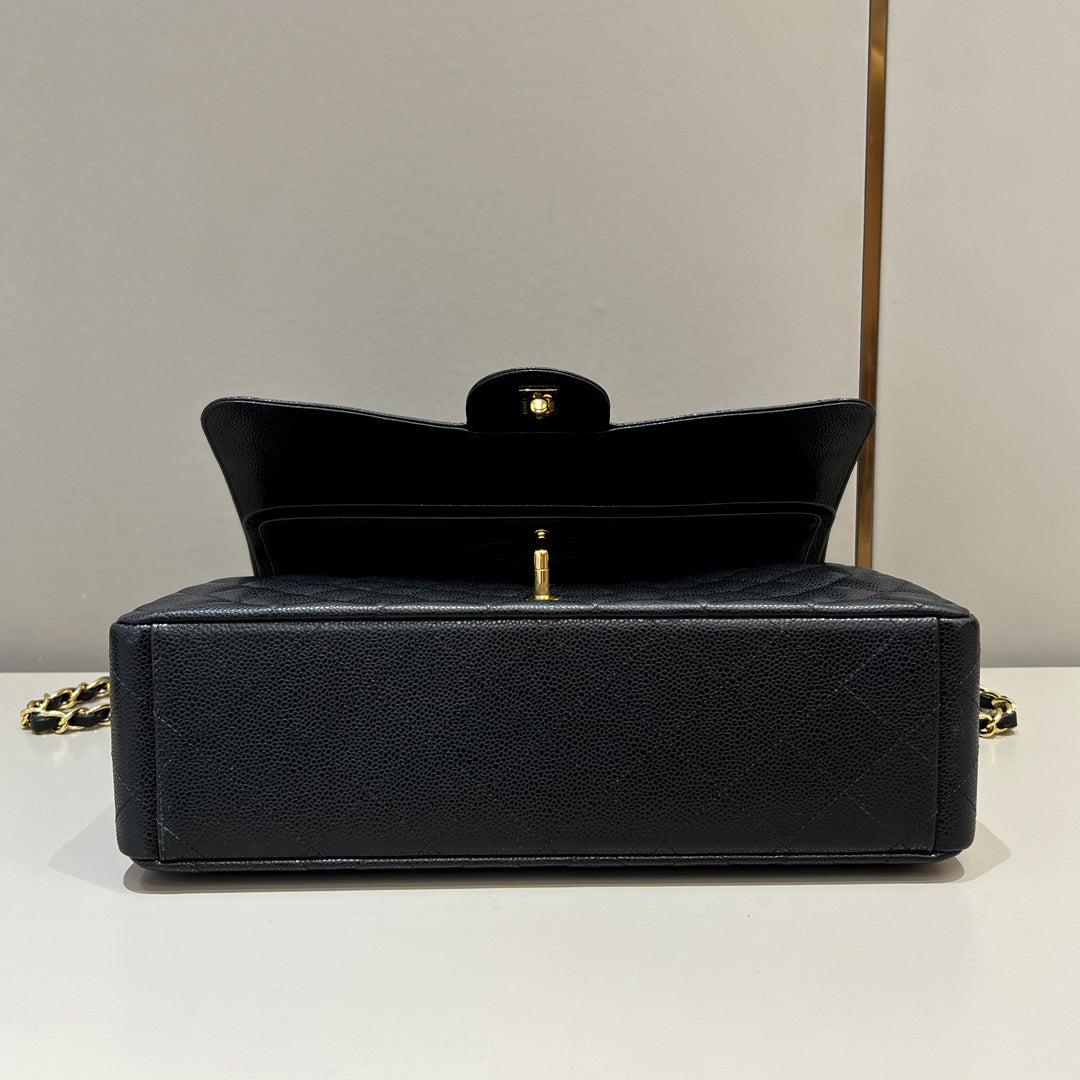 CH  MAXI CLASSIC HANDBAG 33 Grained Calfskin Black
