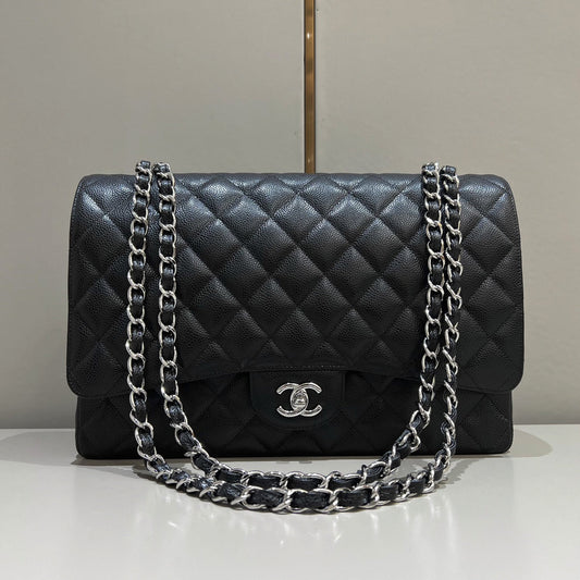 CH  MAXI CLASSIC HANDBAG 33 Grained Calfskin Black