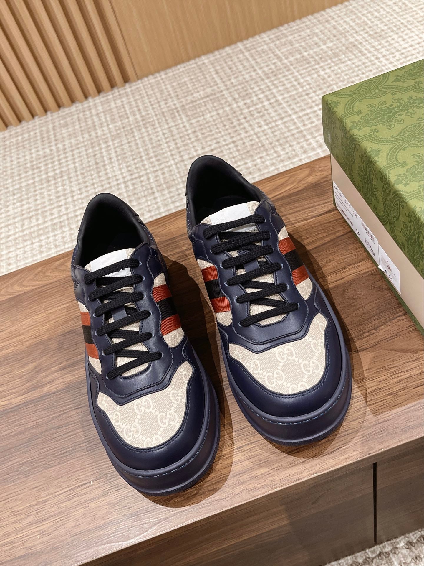 Couple's 𝐂𝐡𝐮𝐧𝐤𝐲  latest biscuit shoes