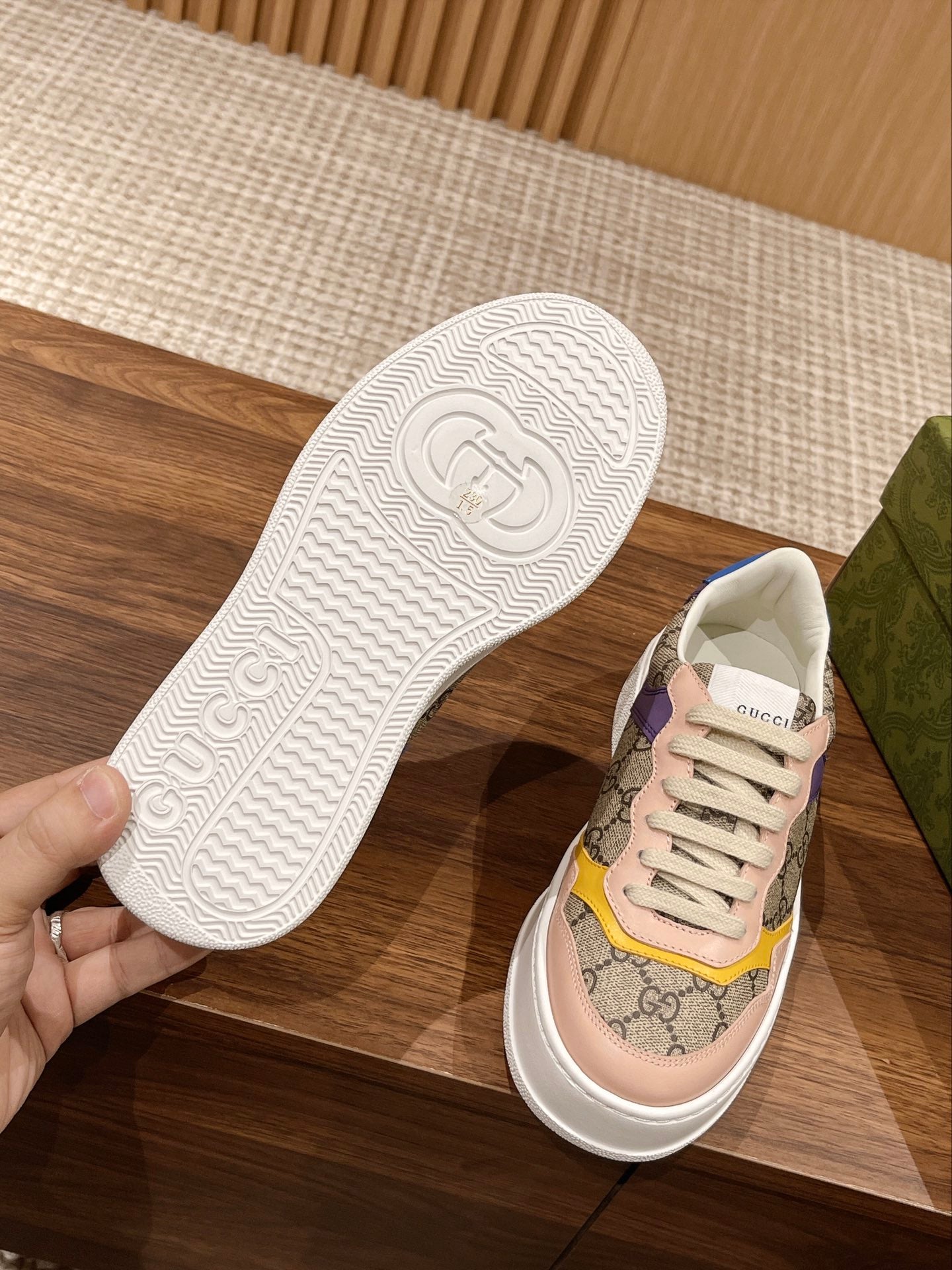 Couple's 𝐂𝐡𝐮𝐧𝐤𝐲  latest biscuit shoes