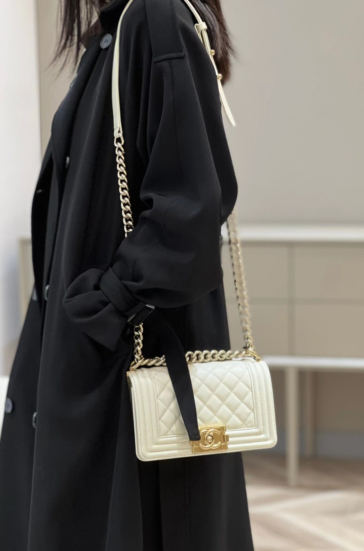 CH SMALL BOY HANDBAG 20 Small Grained Calfskin Ivory White