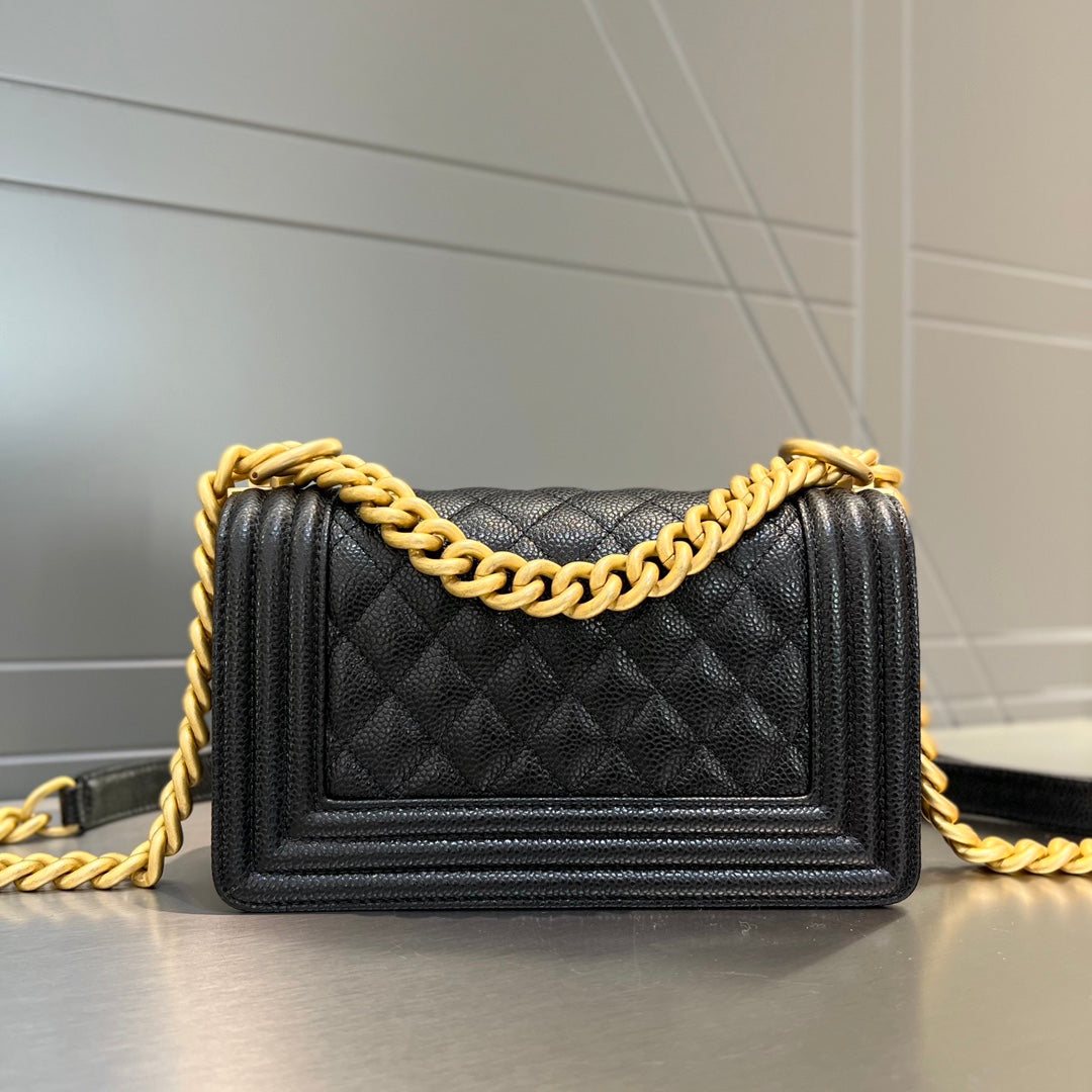 CH  SMALL BOY HANDBAG 20 Grained Calfskin Black