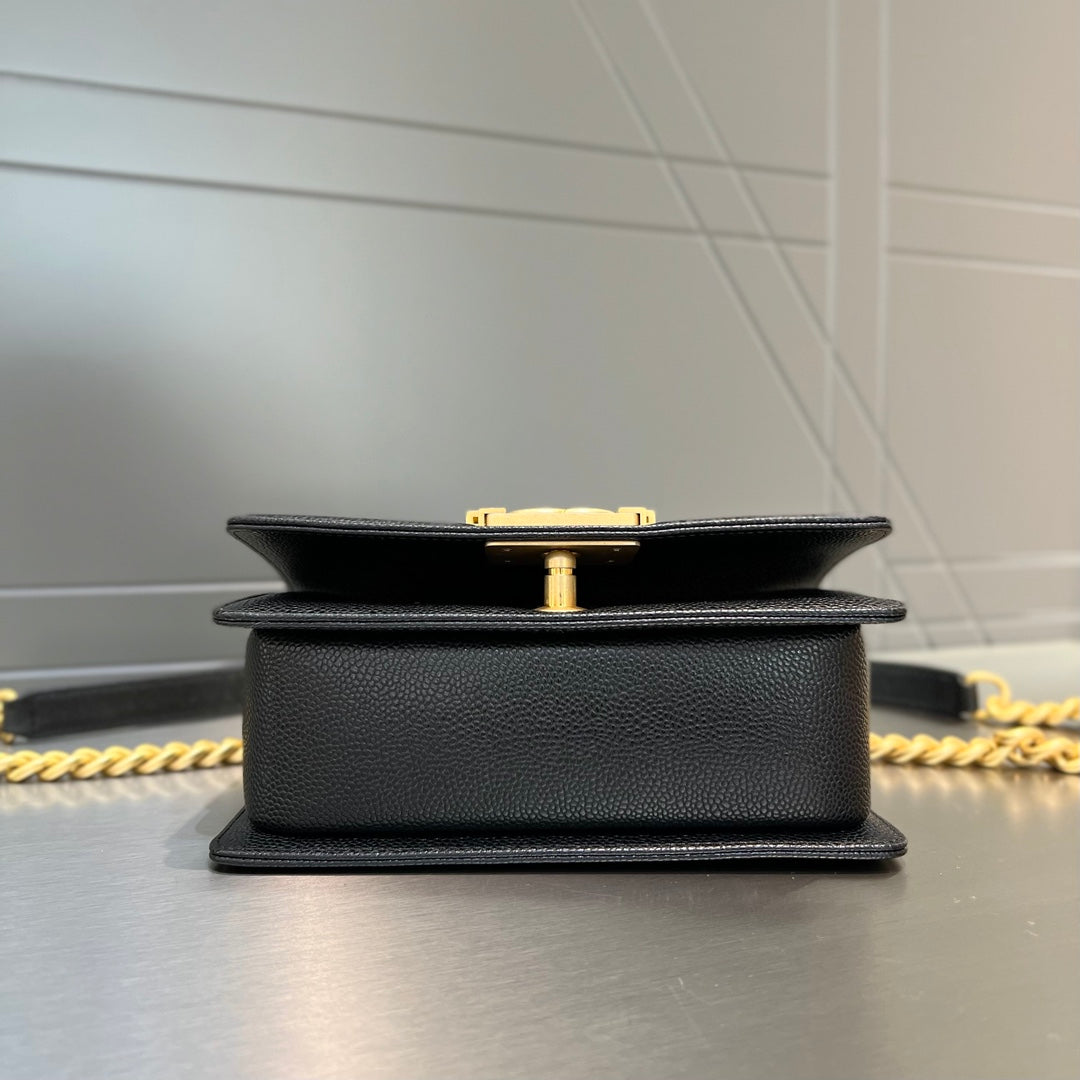 CH  SMALL BOY HANDBAG 20 Grained Calfskin Black