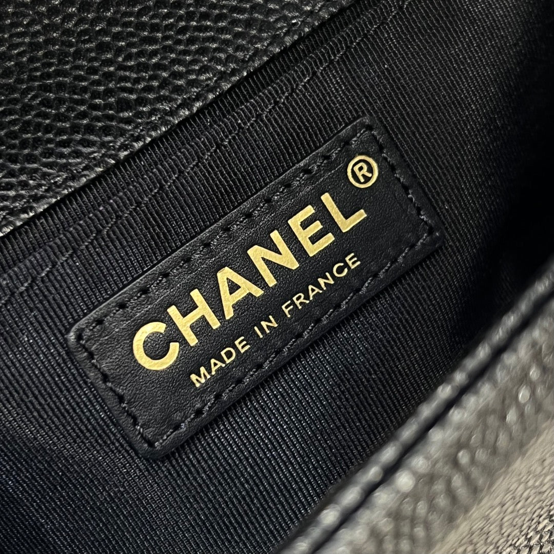 CH  SMALL BOY HANDBAG 20 Grained Calfskin Black