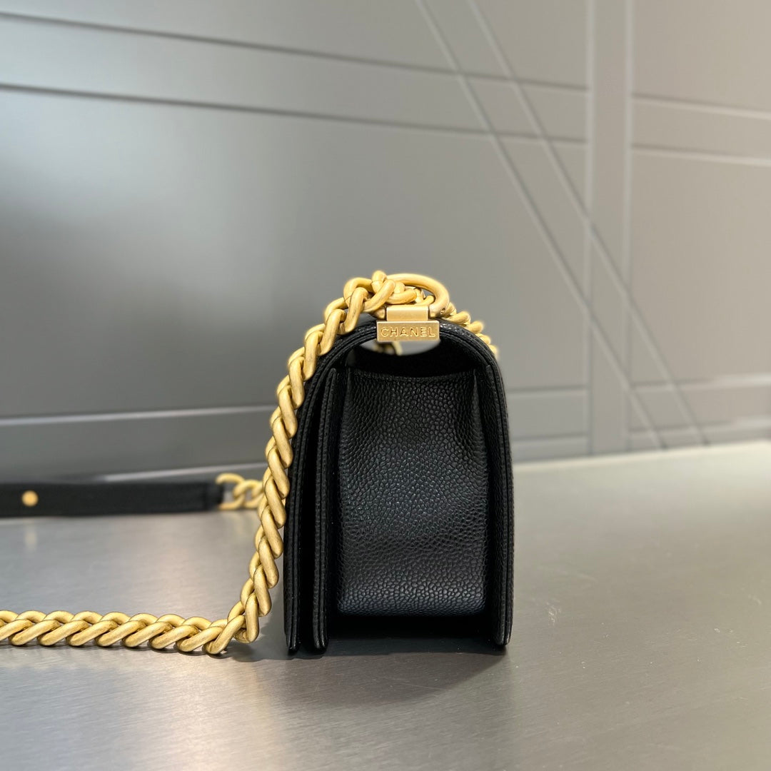 CH  SMALL BOY HANDBAG 20 Grained Calfskin Black