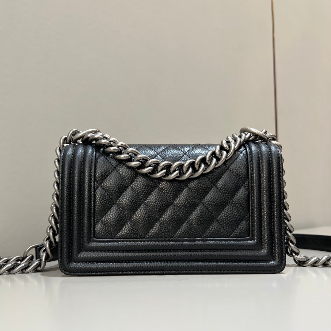 CH  SMALL BOY HANDBAG 20 Grained Calfskin Black