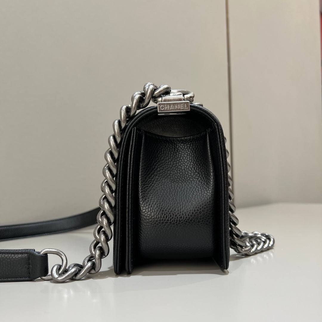 CH  SMALL BOY HANDBAG 20 Grained Calfskin Black