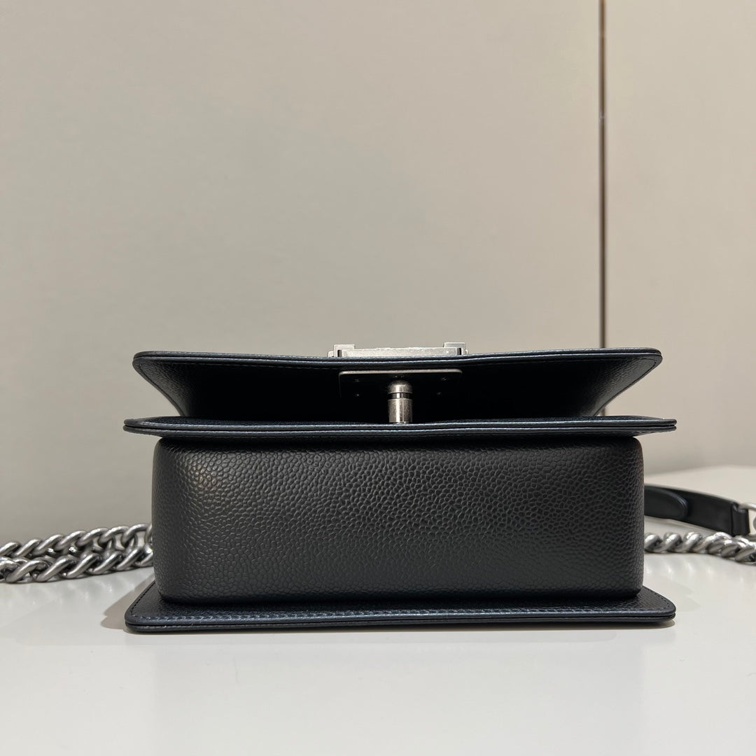 CH  SMALL BOY HANDBAG 20 Grained Calfskin Black