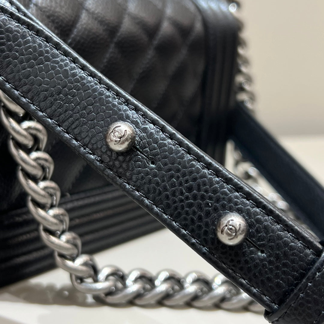 CH  SMALL BOY HANDBAG 20 Grained Calfskin Black