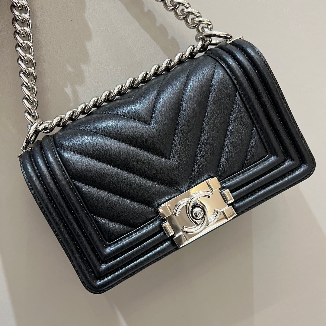 CH SMALL BOY HANDBAG 20 Calfskin V Pattern Black