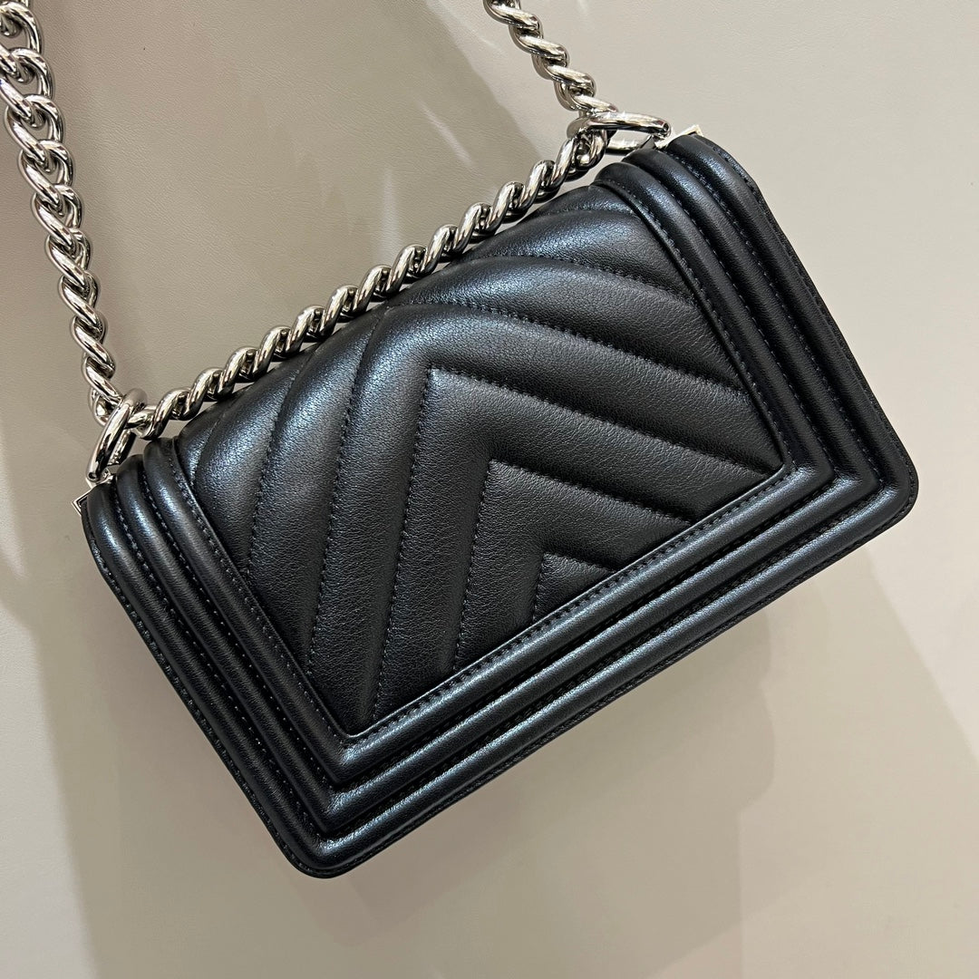 CH SMALL BOY HANDBAG 20 Calfskin V Pattern Black