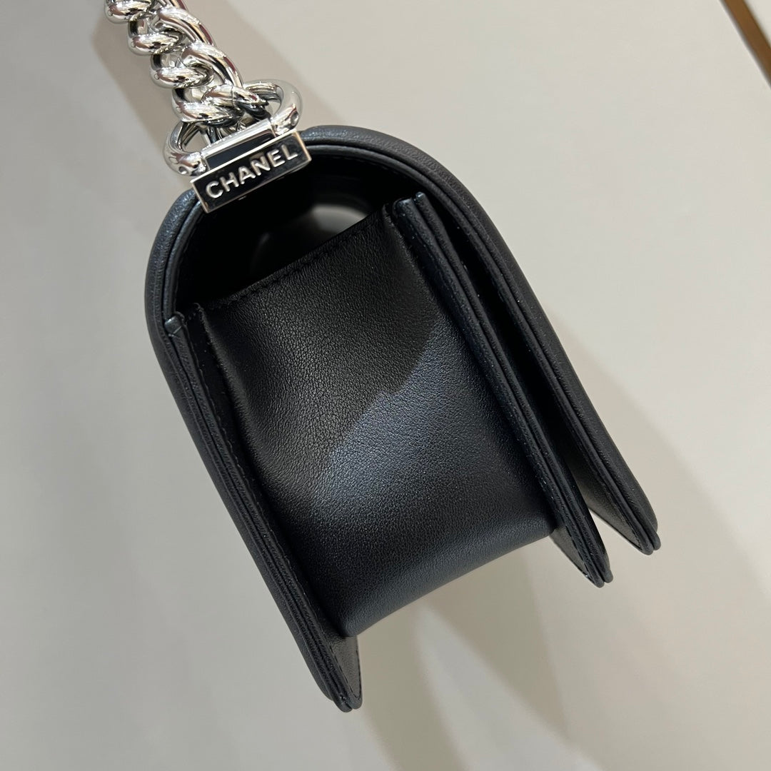 CH SMALL BOY HANDBAG 20 Calfskin V Pattern Black