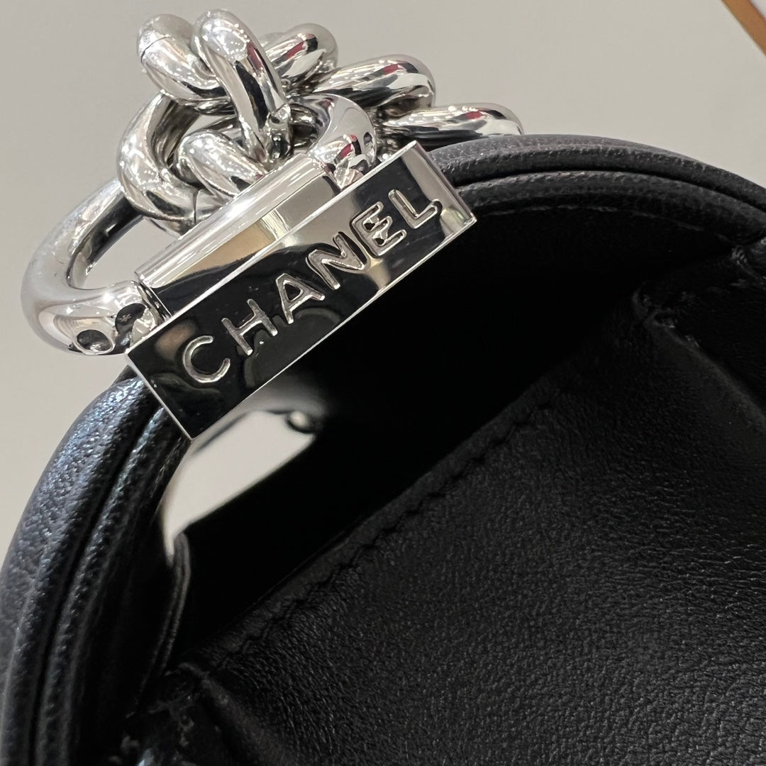 CH SMALL BOY HANDBAG 20 Calfskin V Pattern Black