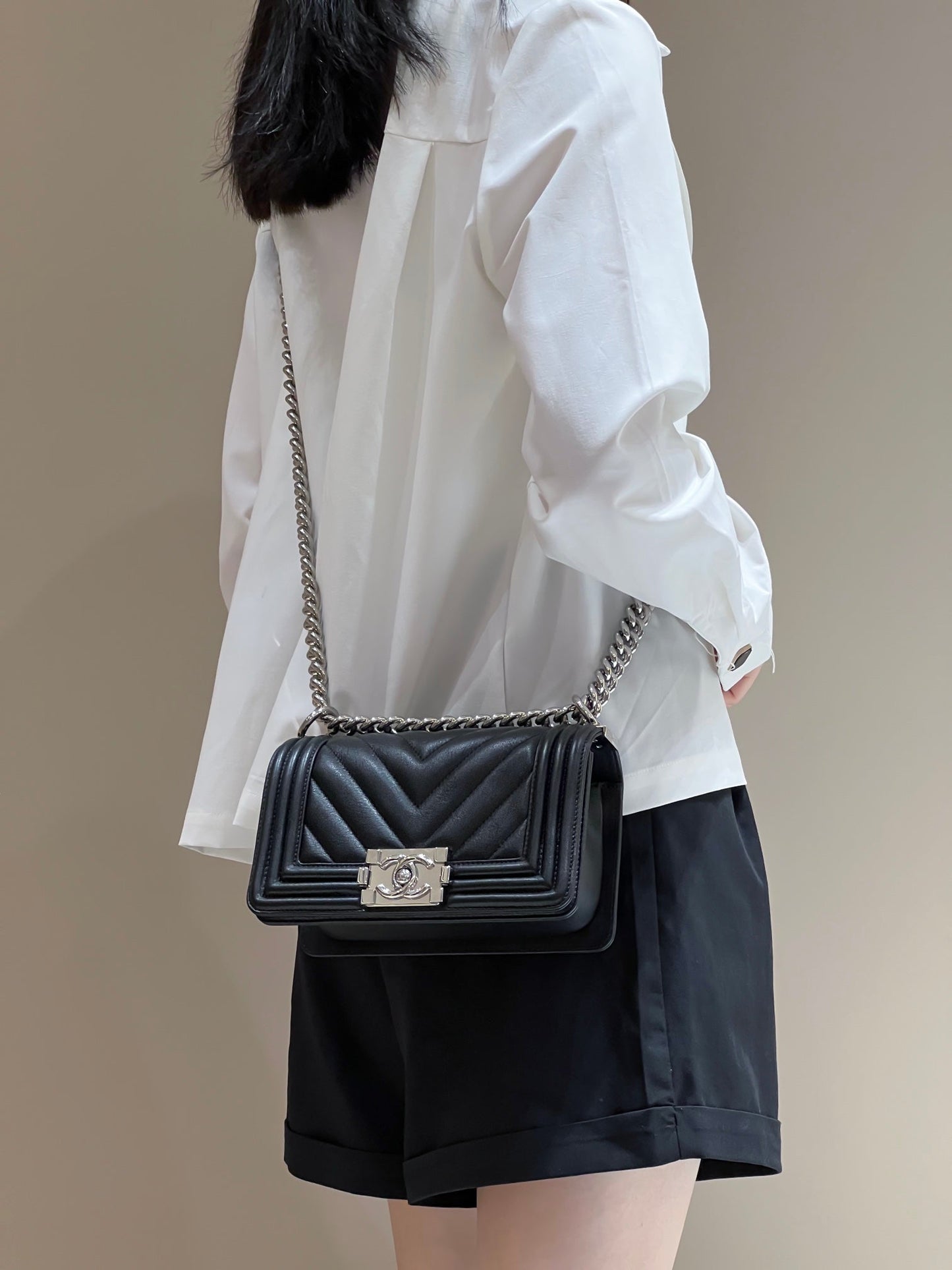 CH SMALL BOY HANDBAG 20 Calfskin V Pattern Black