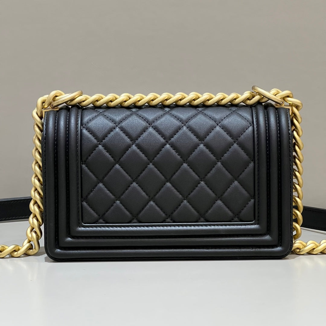 CH SMALL BOY HANDBAG 20 Calfskin Black