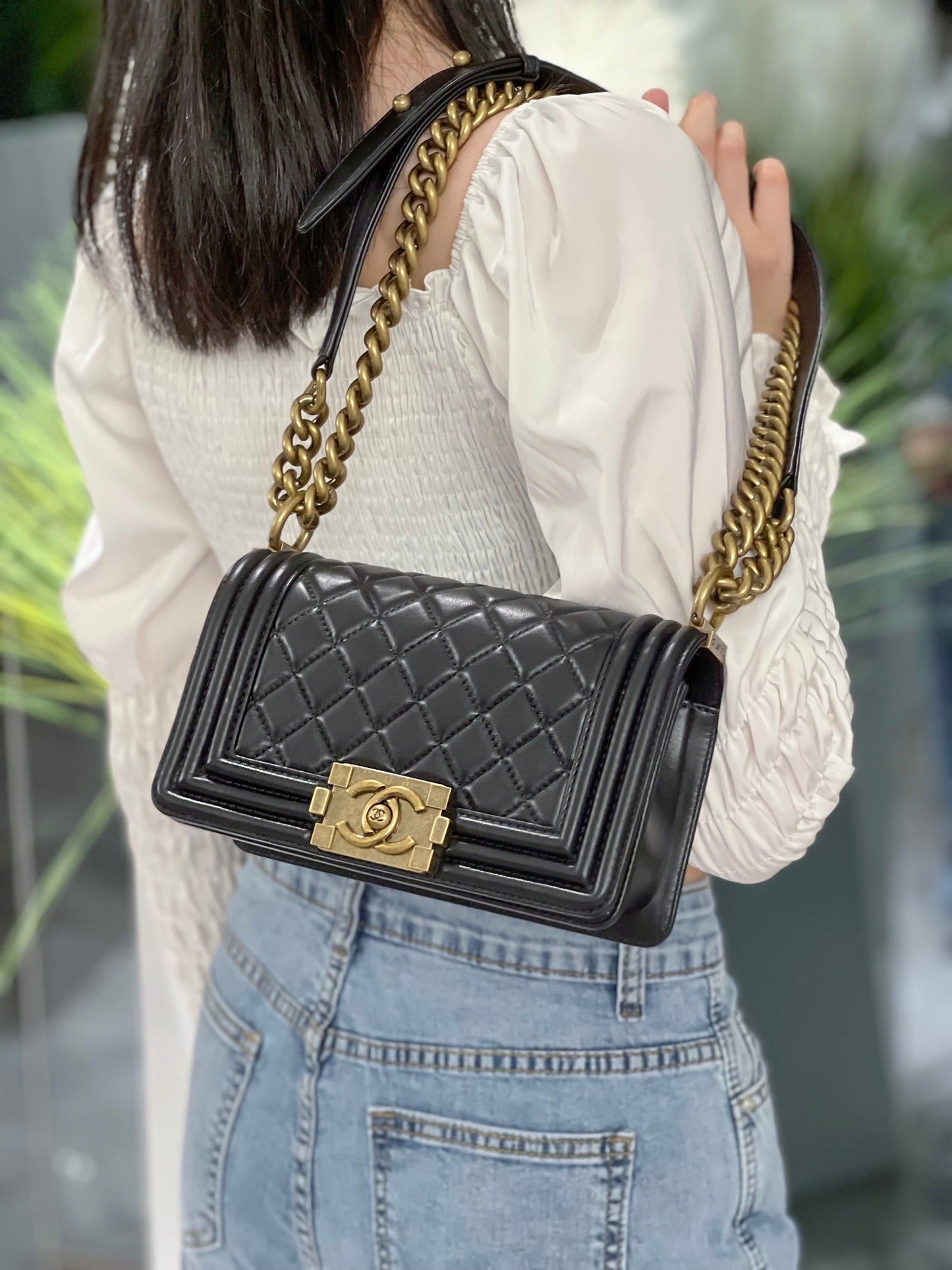 CH SMALL BOY HANDBAG 20 Lambskin Black