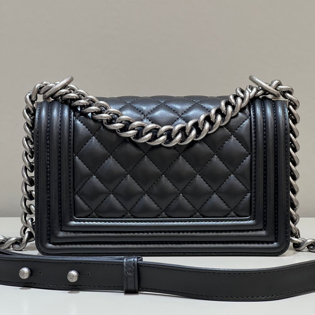 CH SMALL BOY HANDBAG 20 Lambskin Black