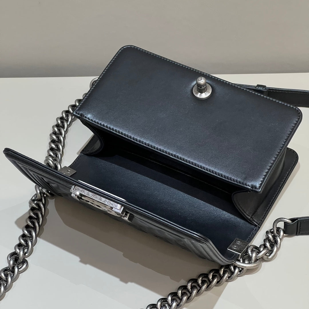 CH SMALL BOY HANDBAG 20 Lambskin Black