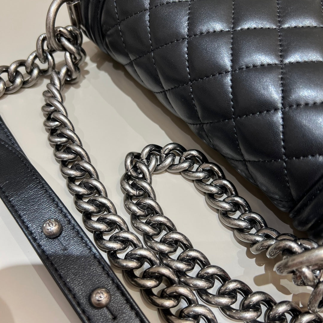 CH SMALL BOY HANDBAG 20 Lambskin Black