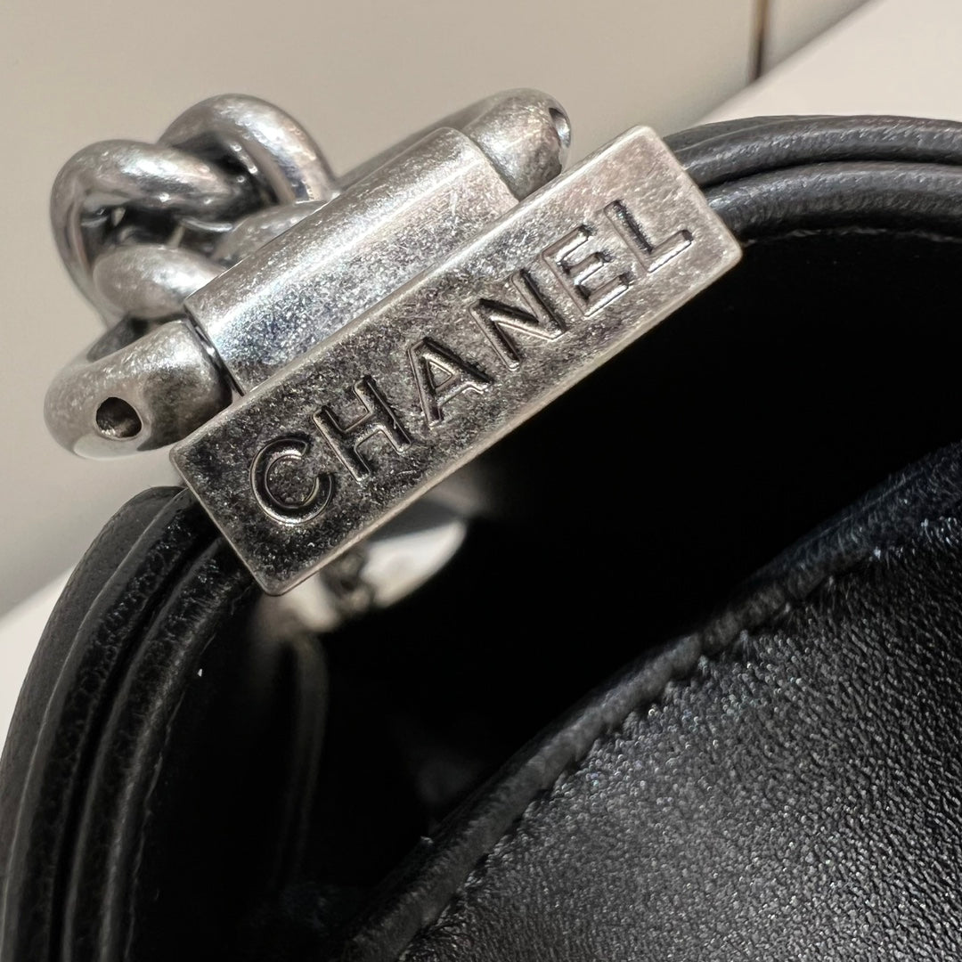 CH SMALL BOY HANDBAG 20 Lambskin Black