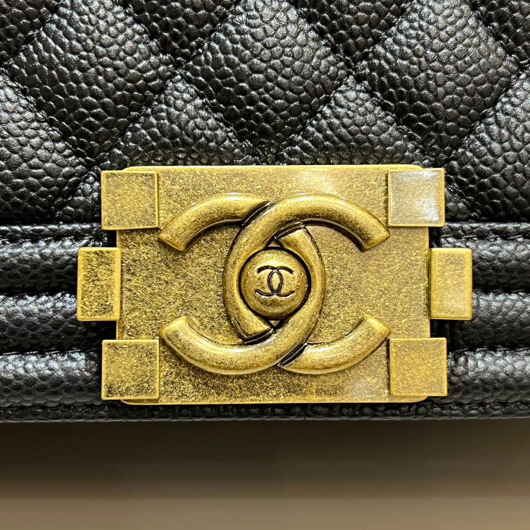 CH BOY HANDBAG 25 Grained Calfskin Black