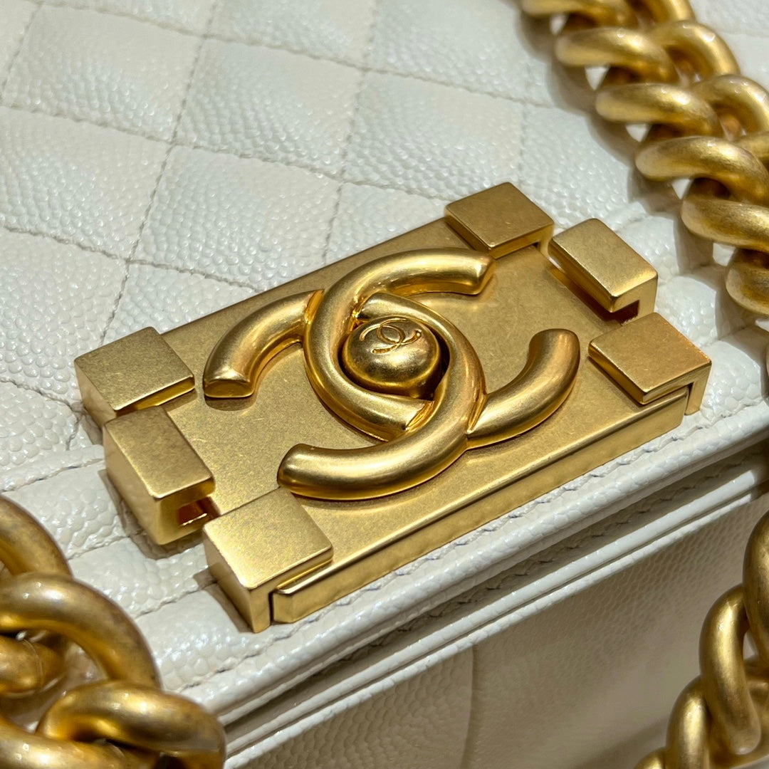 CH BOY HANDBAG 25 Small Grained Calfskin Ivory White