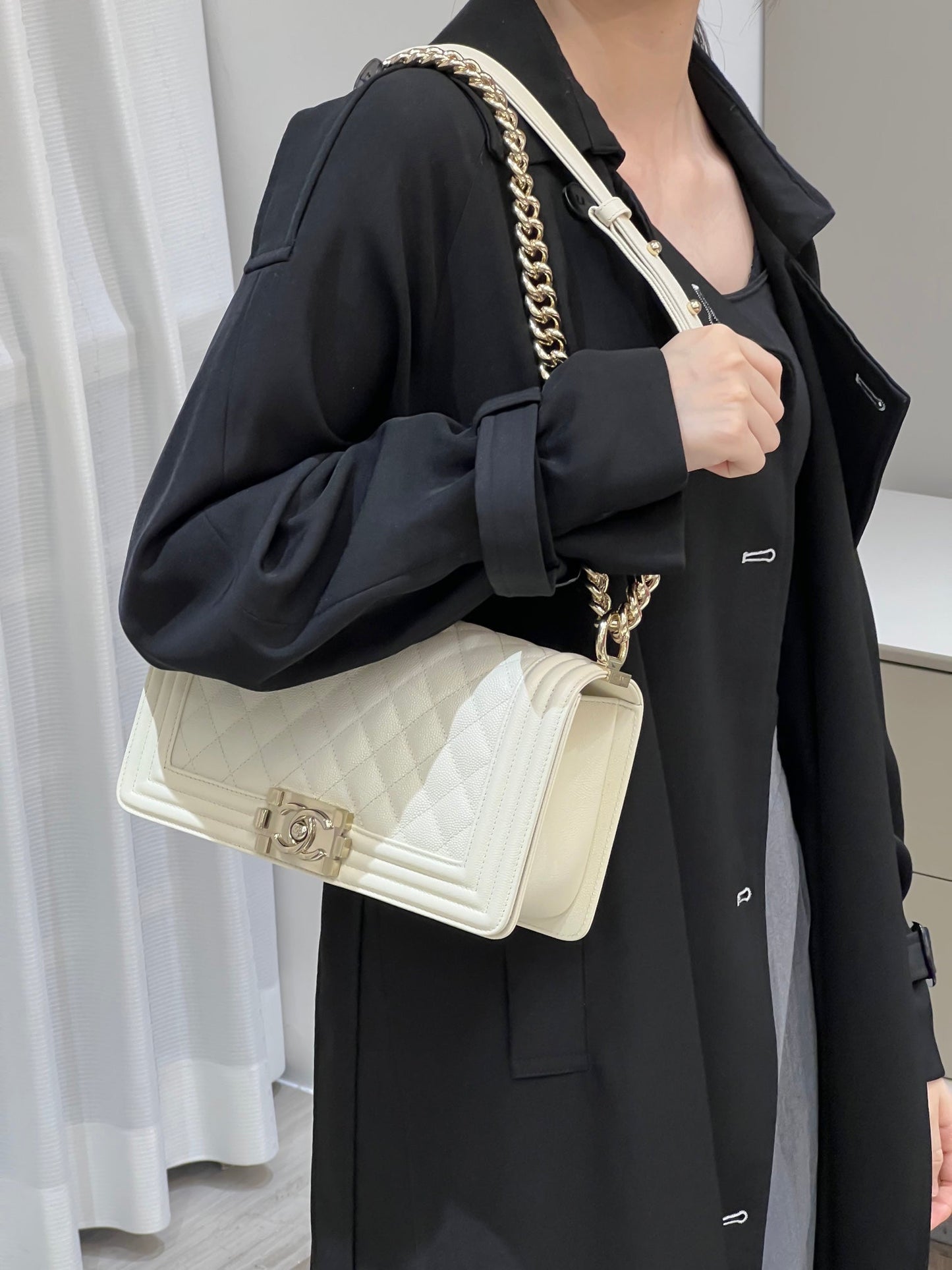 CH BOY HANDBAG 25 Small Grained Calfskin Ivory White