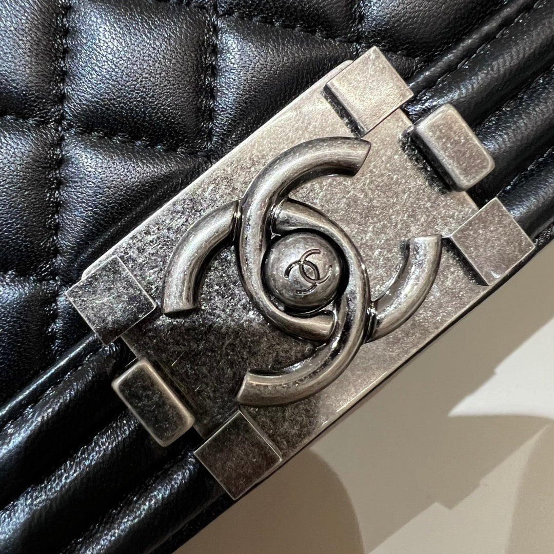 CH BOY HANDBAG 25  Lambskin Black