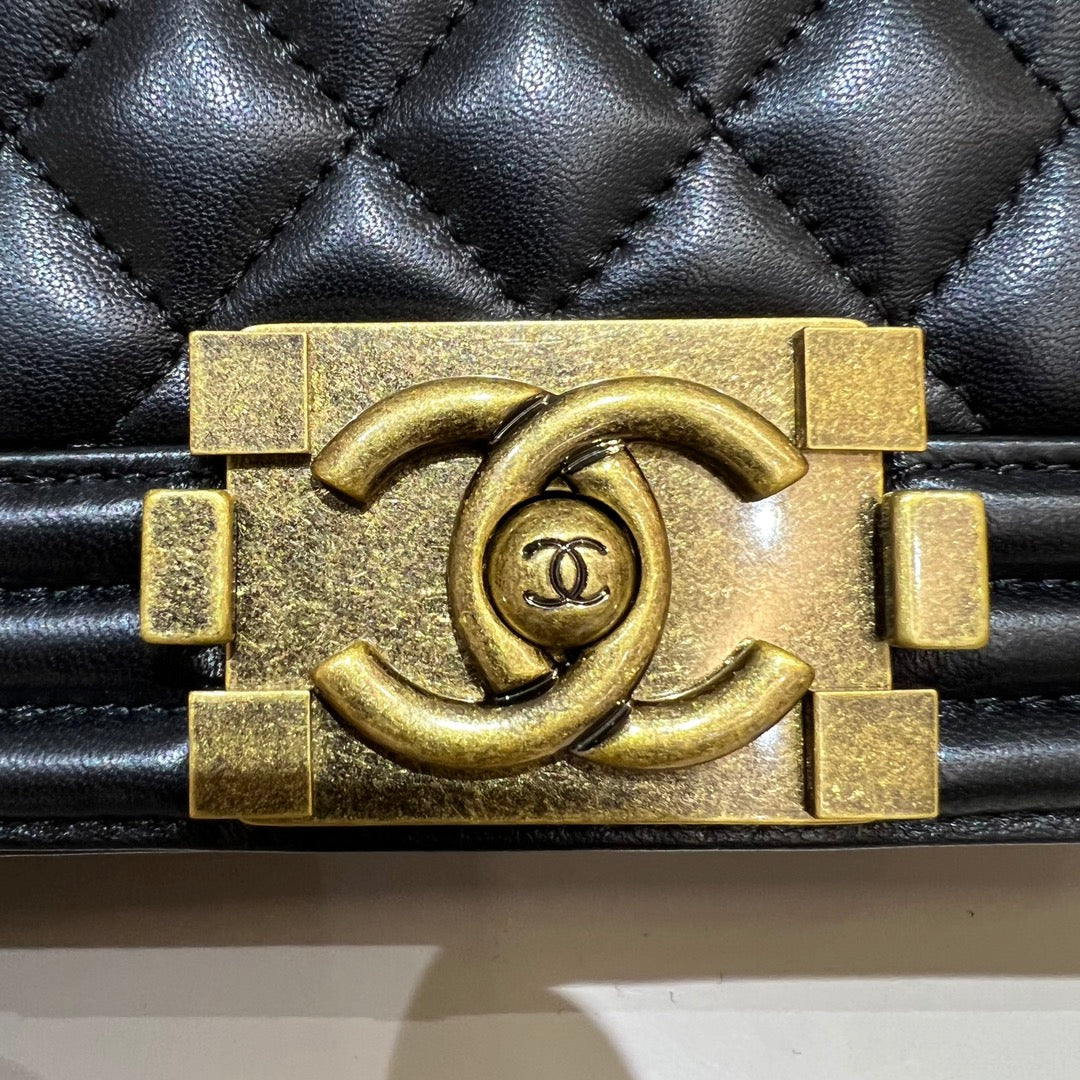 CH BOY HANDBAG 25  Lambskin Black