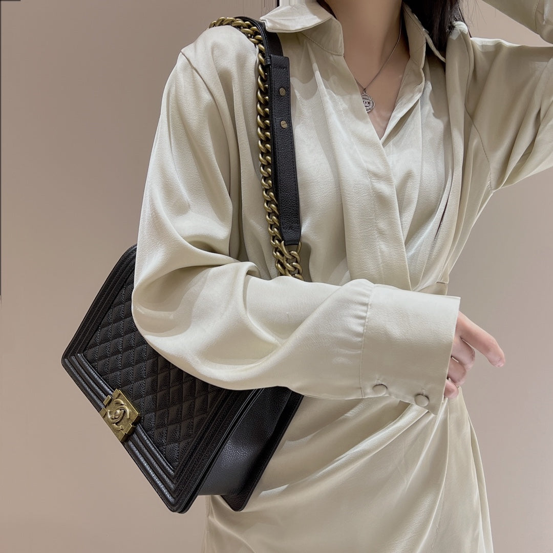 CH LARGE BOY HANDBAG 28  Grained Calfskin Black