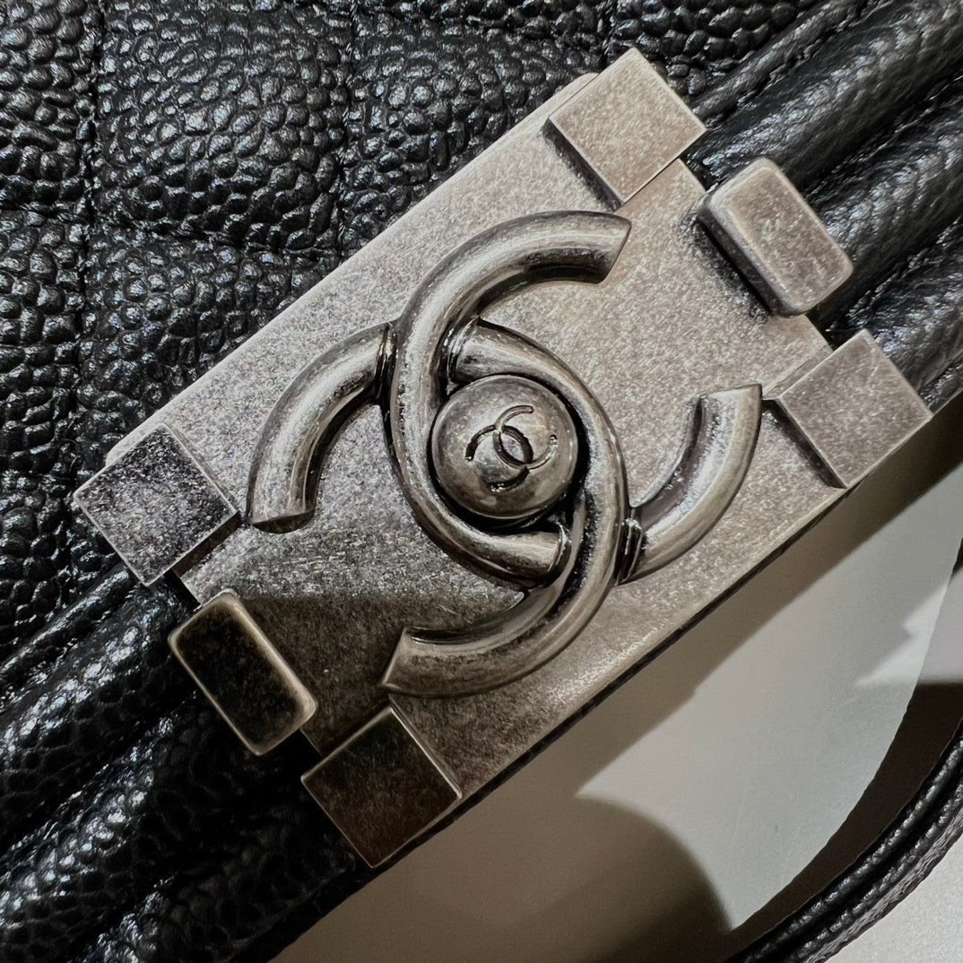 CH LARGE BOY HANDBAG 28  Grained Calfskin Black