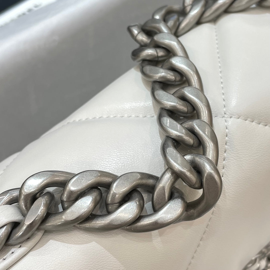 CH 19 HANDBAG 26  Lambskin White