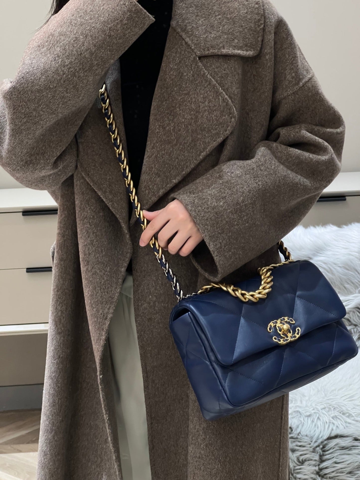 CH  19 HANDBAG 26  Lambskin Navy Blue